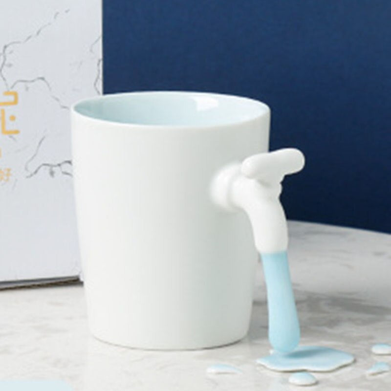 Taza de café con agua del grifo
