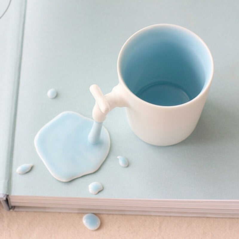 Taza de café con agua del grifo