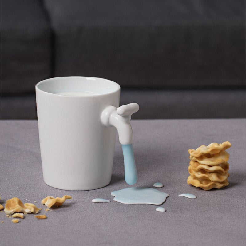 Taza de café con agua del grifo