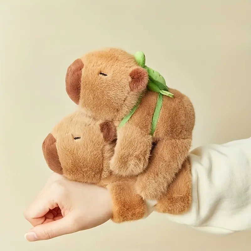 Conjunto de pulseras de peluche de capibara y tortuga