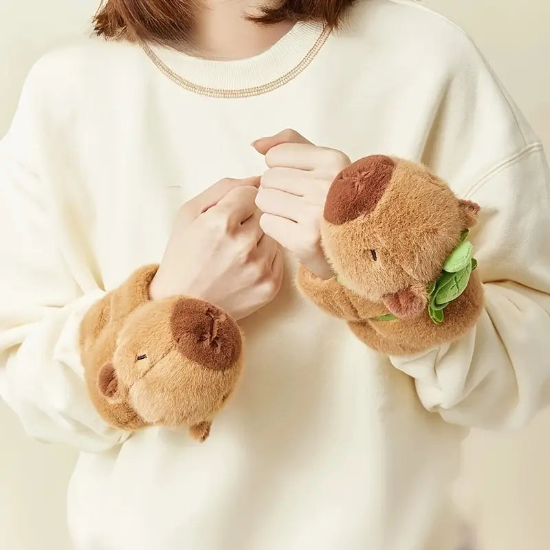 Conjunto de pulseras de peluche de capibara y tortuga