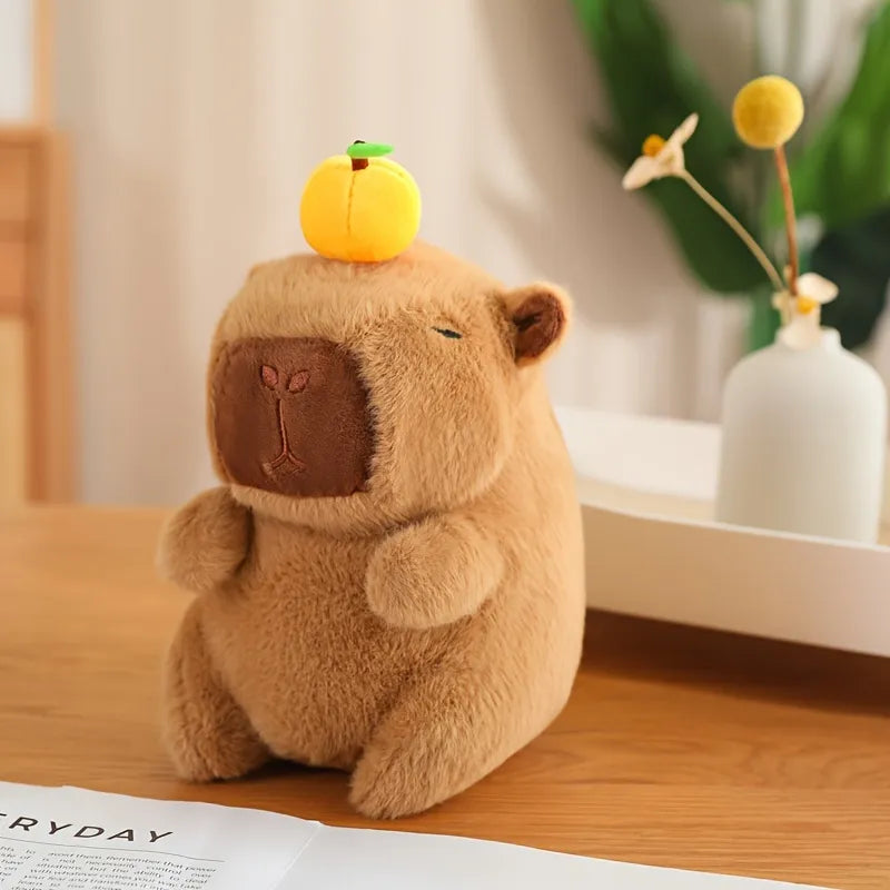 Lindo muñeco de peluche de capibara