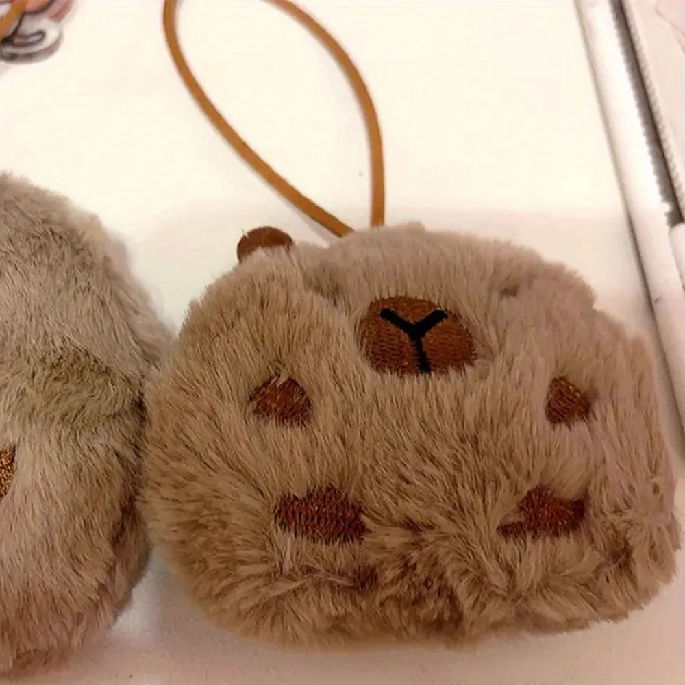 Lindo llavero de peluche de carpincho de dibujos animados