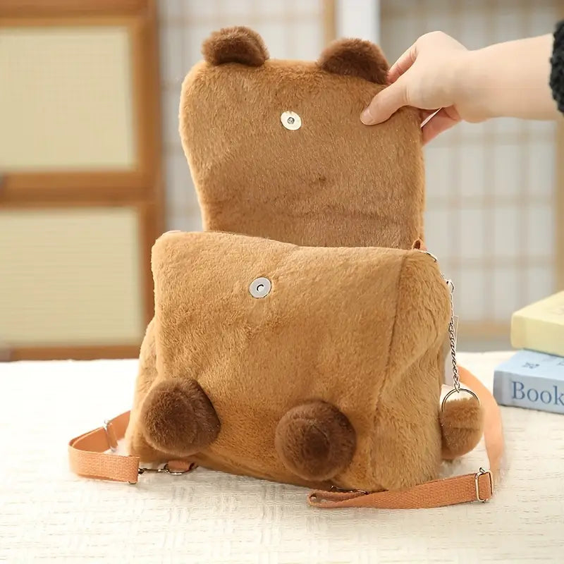 Lindo bolso bandolera de peluche de carpincho