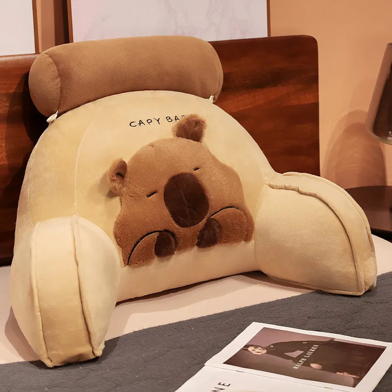 Cojín de peluche para la cabecera de la cama con forma de carpincho