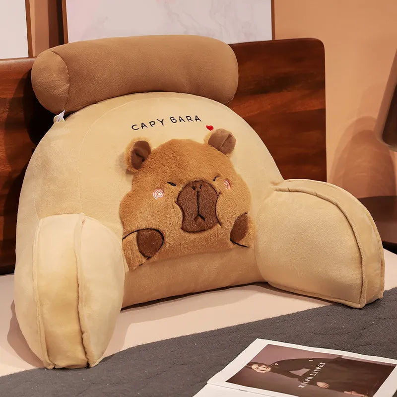 Cojín de peluche para la cabecera de la cama con forma de carpincho