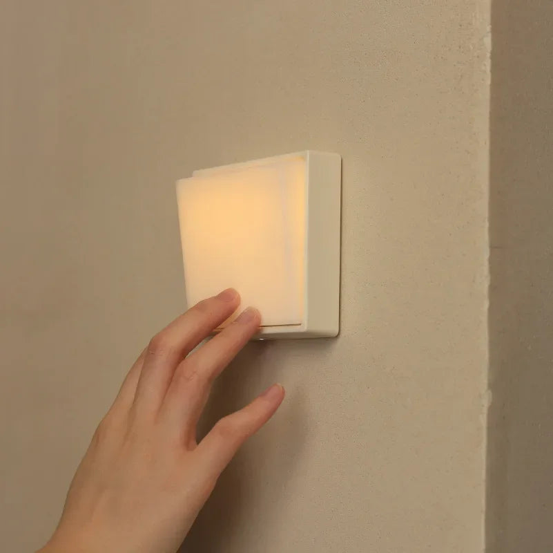 Lámpara de noche minimalista con interruptor recargable
