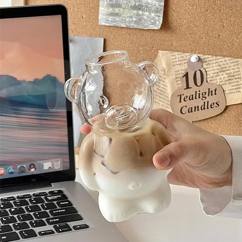 Taza de café de cristal con forma de oso feliz