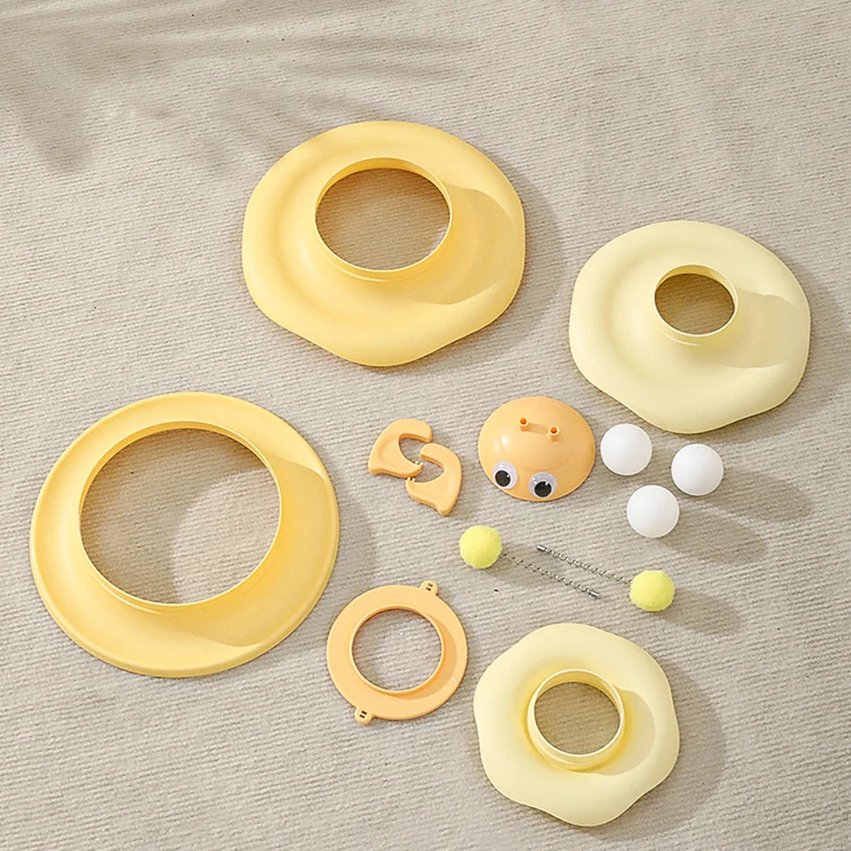 Three Layer Bee Shaped Cat Toy