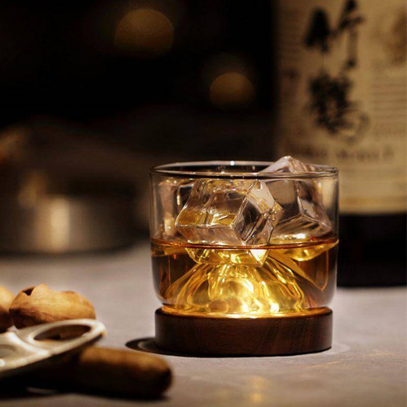 Encantador juego de vasos de whisky de montaña