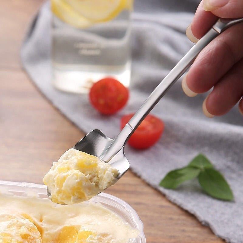 Cucharas de postre creativas con forma de pala